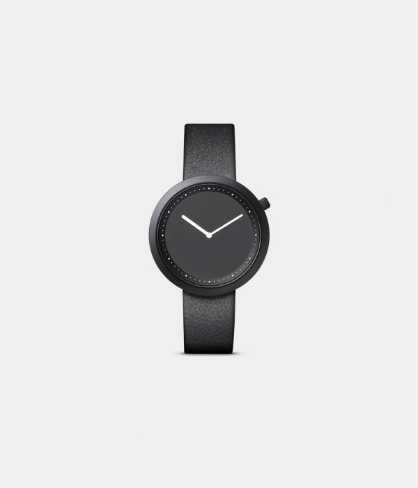 Circular facet watch